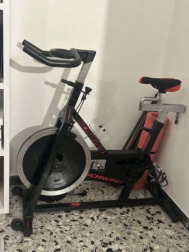 Schwinn cyclette spinning.
